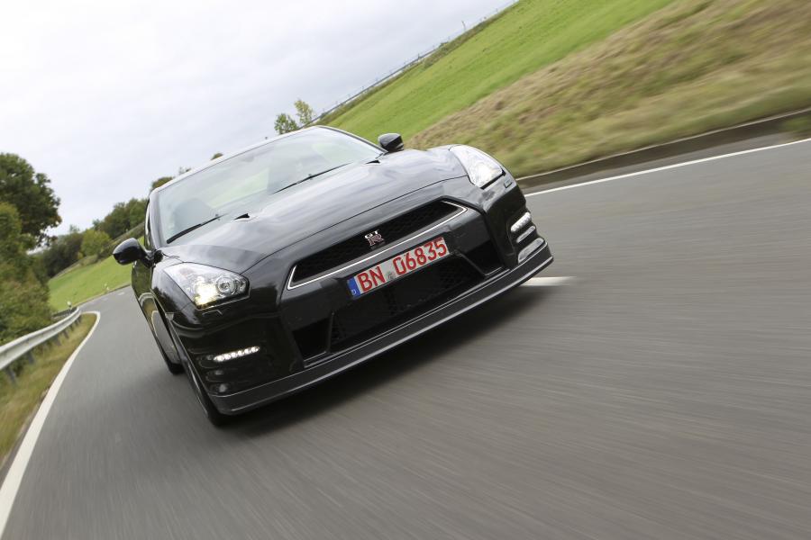  Nissan GT-R 2013 года  (EU) (фото 52 из 69)